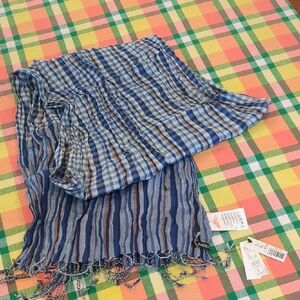 Mexx Blue and White Patterned Fabric